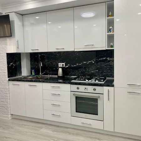 Apartament On Lev Tolstoi 43B! Apartamento Chisináu Exterior foto